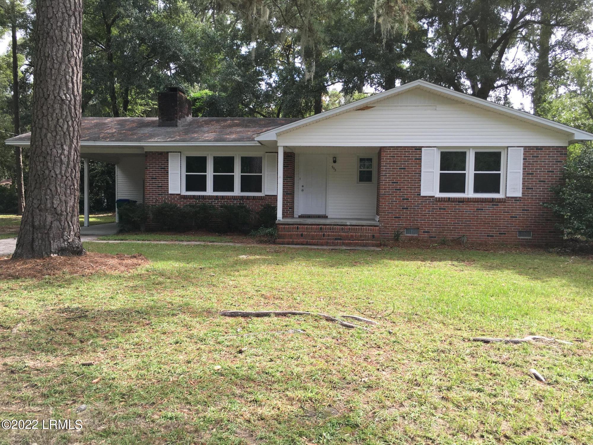 905 Battery Creek Road Beaufort, SC 29902 - Photo 1 of 5 2F57D911-47D0-4F6D-9652-EC1B3D954D57