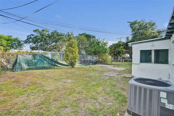 $3,400 | 2100 Service Road, Opa-Locka, FL 33054