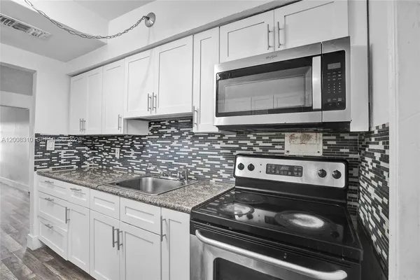 $3,400 | 2100 Service Road, Opa-Locka, FL 33054