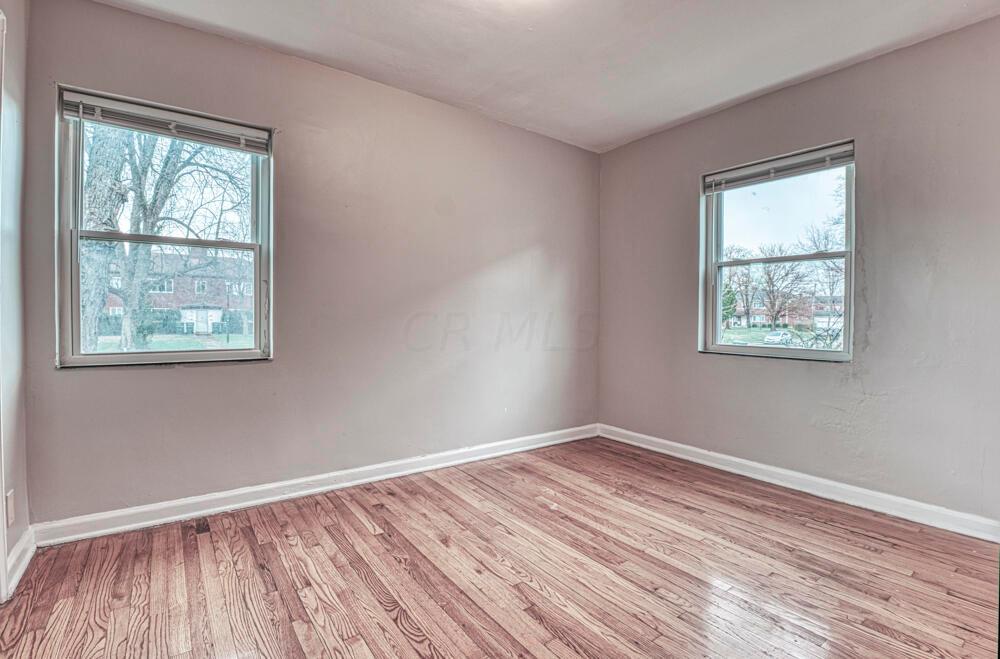 81 North Hampton Road, Unit A Columbus, OH 43213 - Photo 5 of 12 81 N Hampton bed