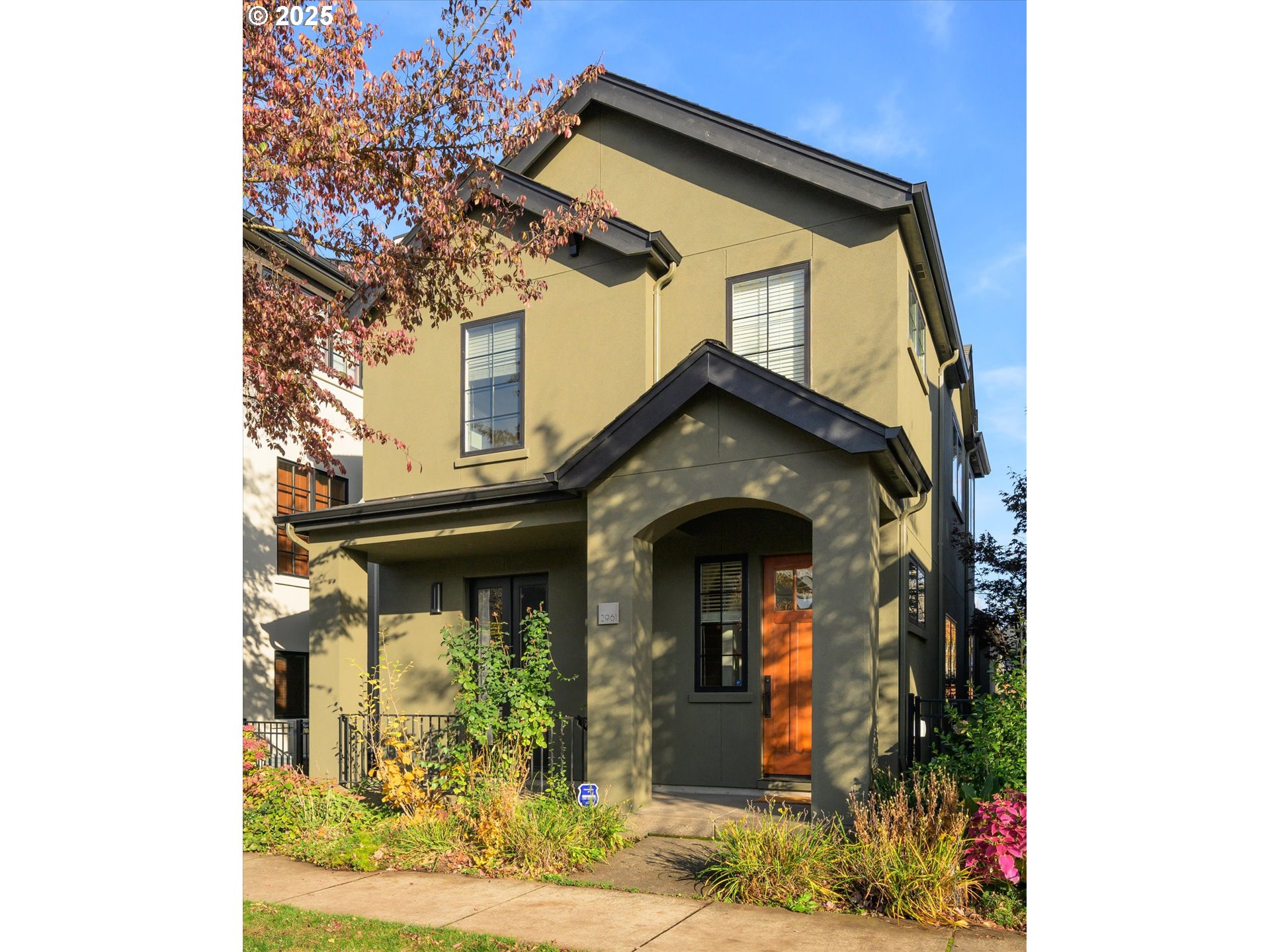 2961 Lord Byron Place Eugene, OR 97408 - Photo 1 of 32