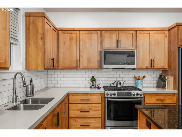 $639,900 | 2961 Lord Byron Place, Eugene, OR 97408