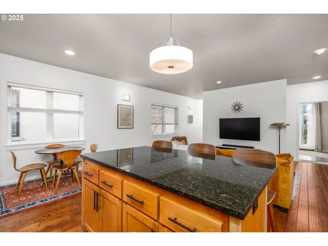 $639,900 | 2961 Lord Byron Place, Eugene, OR 97408