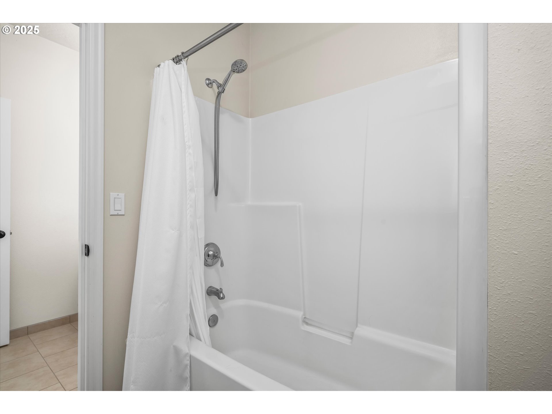 2961 Lord Byron Place Eugene, OR 97408 - Photo 22 of 32