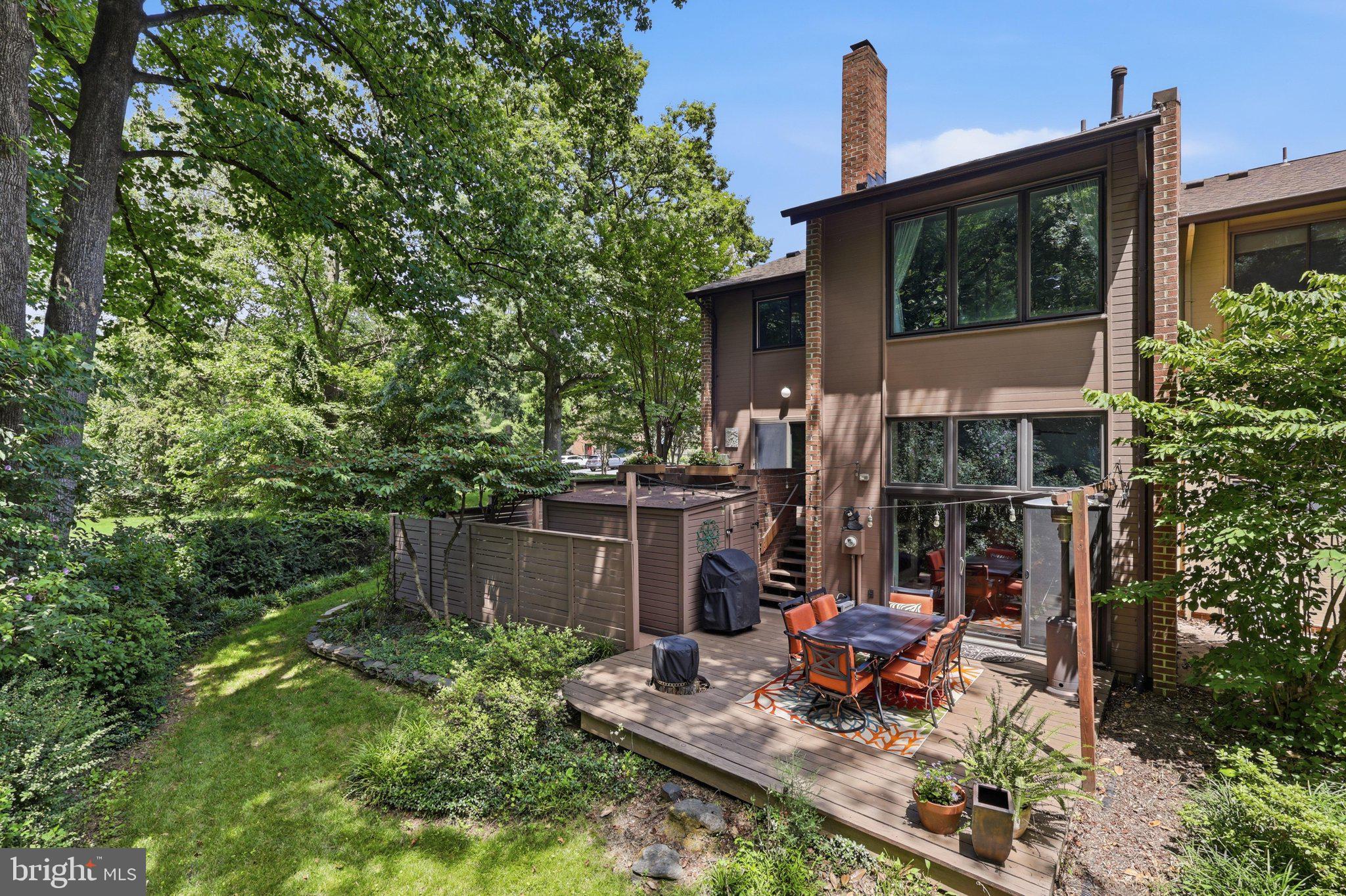 11615 Hunters Green Court Reston, VA 20191 - Photo 33 of 66 Large backyard patio