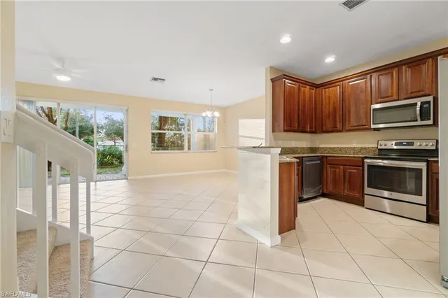 $2,600 | 7009 Romana Way, Unit 1605, Naples, FL 34119