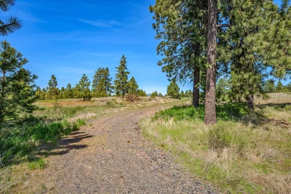 $340,000 | 20122 West Johnson Lane, Nine Mile Falls, WA 99026