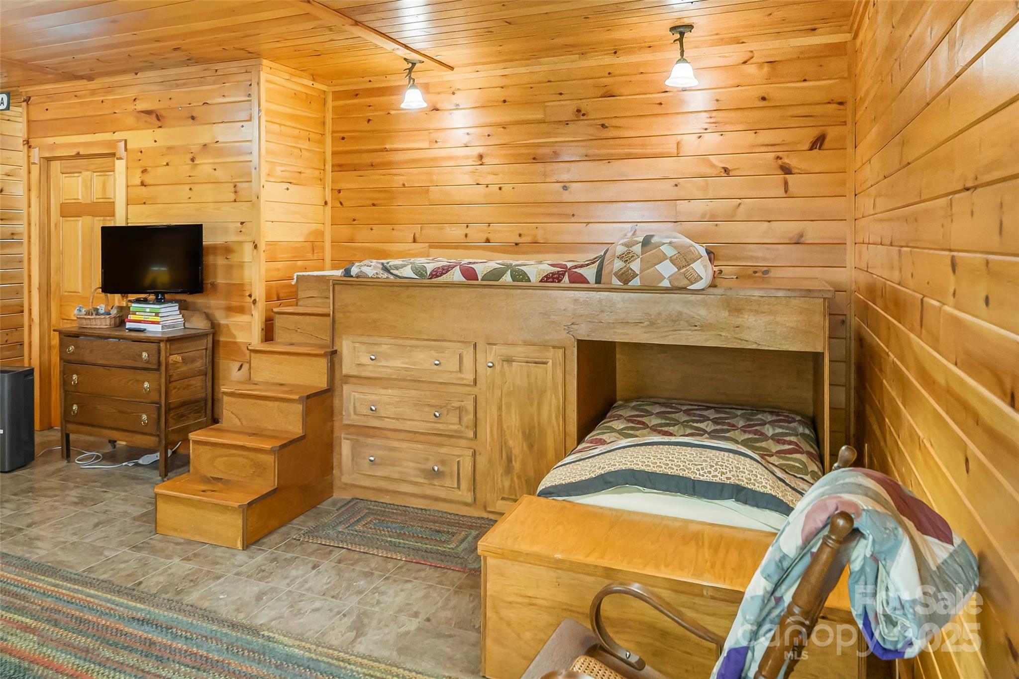 6151 Hemlock Road Newland, NC 28657 - Photo 19 of 43 a view of a livingroom with furniture