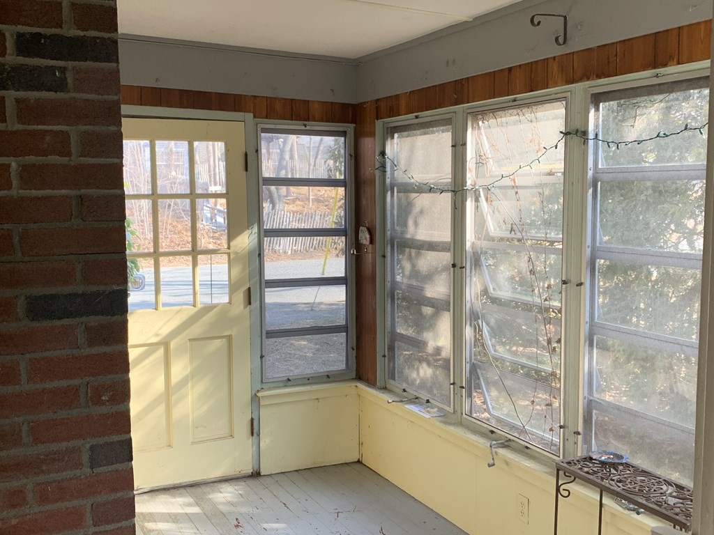 8 Waterside Road Marblehead, MA 01945 - Photo 4 of 13