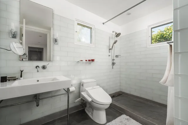 $3,199,000 | 411 East Carrillo Street, Santa Barbara, CA 93101