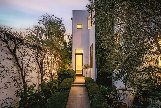 $3,199,000 | 411 East Carrillo Street, Santa Barbara, CA 93101