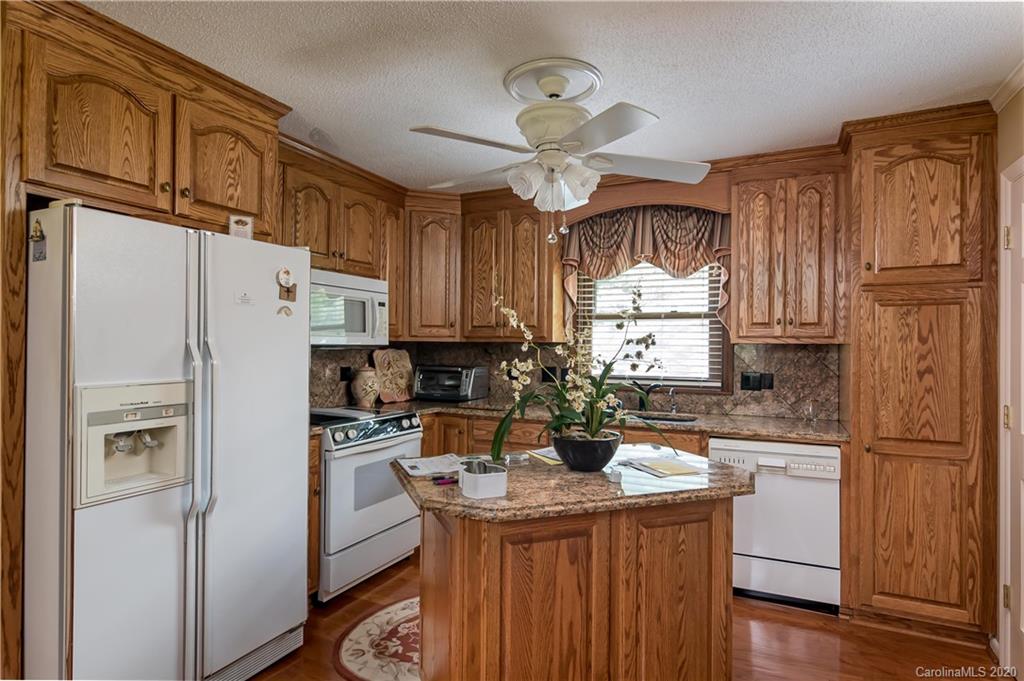 7244 Edgefield Road Concord, NC 28025 - Photo 11 of 28 Gallery Image 11