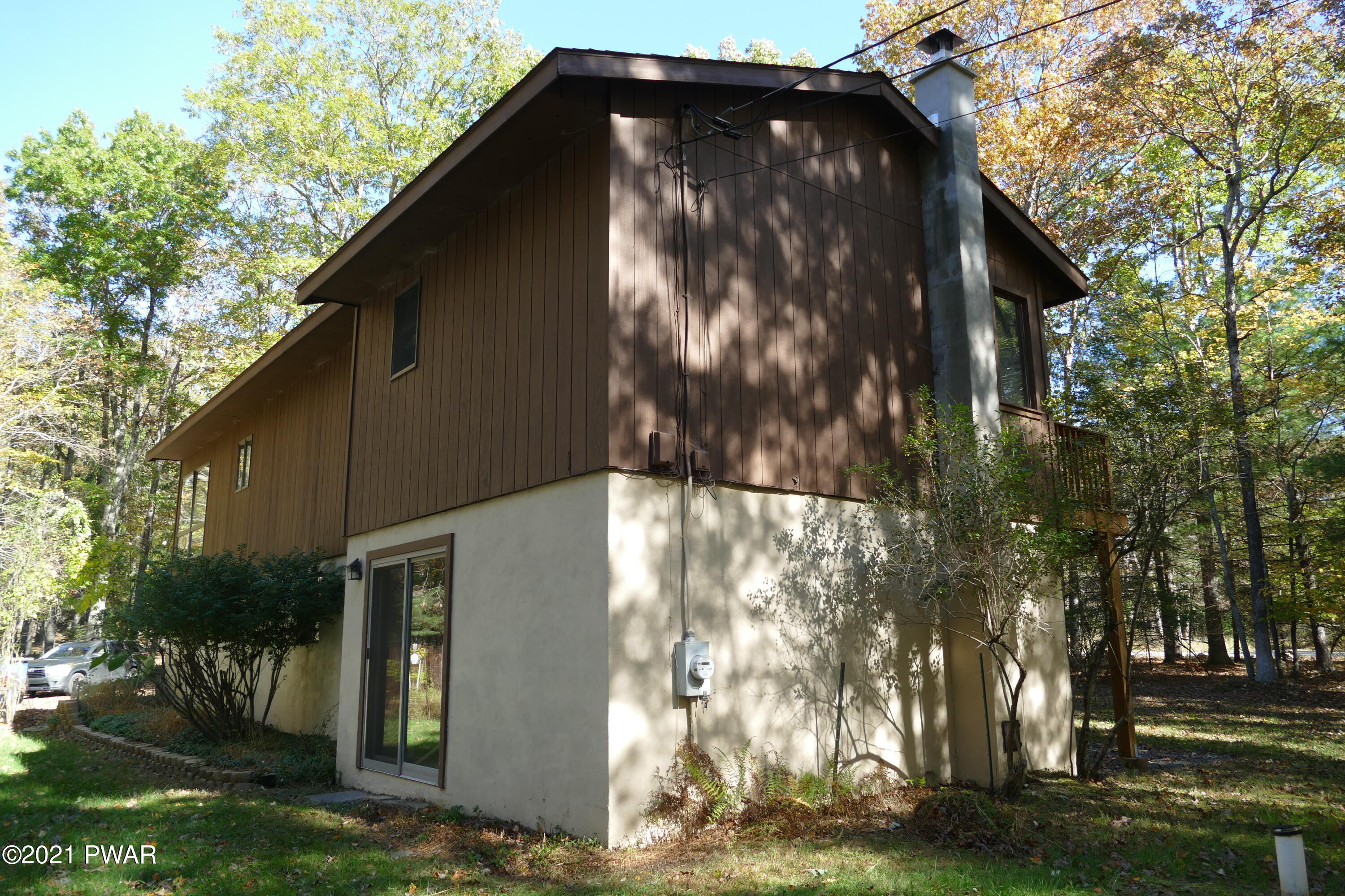 183 Blue Eddy Road Hawley, PA 18428 - Photo 4 of 42 Side View