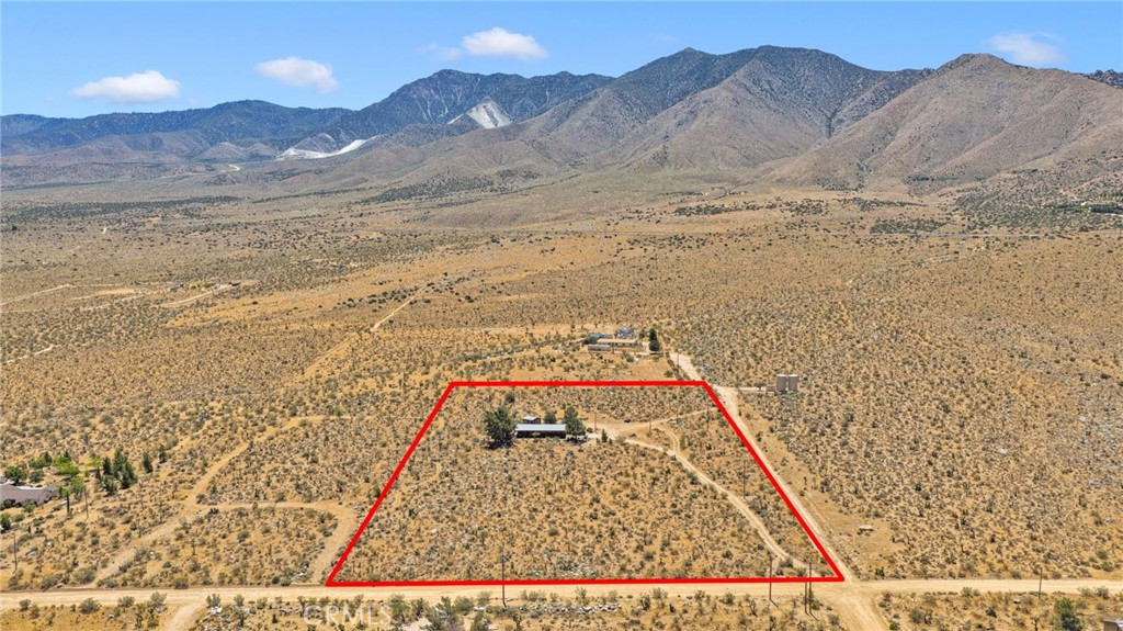 29229 Santa Rosa Road Lucerne Valley, CA 92356 - Photo 69 of 74 a view of an ocean beach and mountain