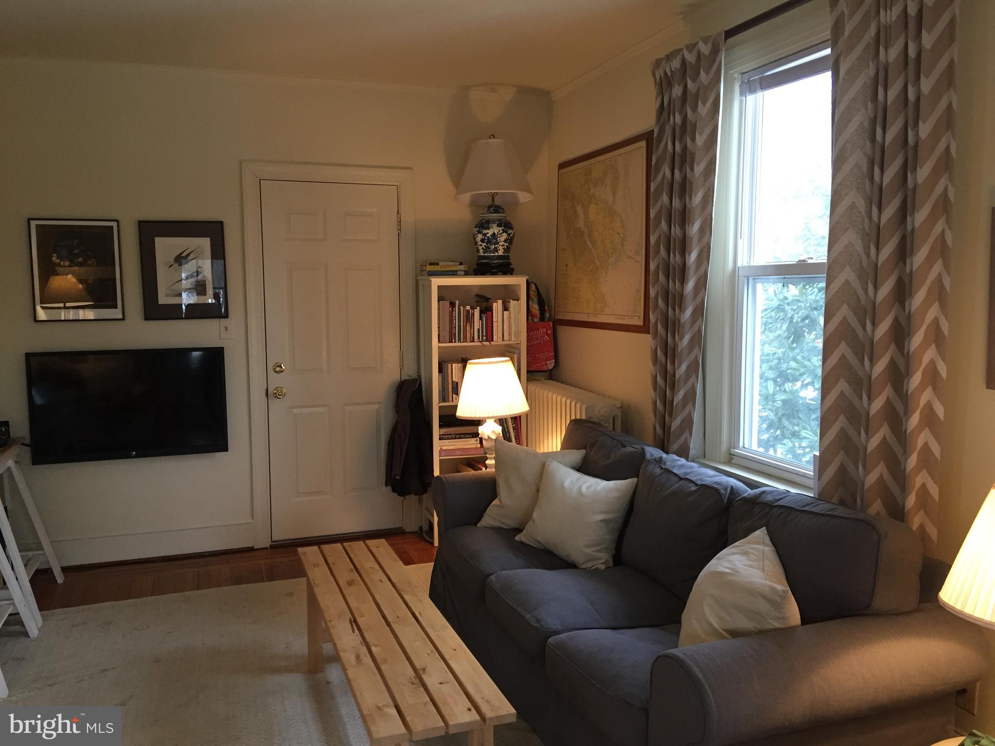 5107 Roland Avenue Baltimore, MD 21210 - Photo 19 of 45 living room- 2F