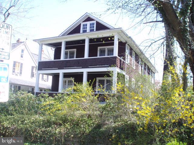 5107 Roland Avenue Baltimore, MD 21210 - Photo 3 of 45 Gallery Image 3