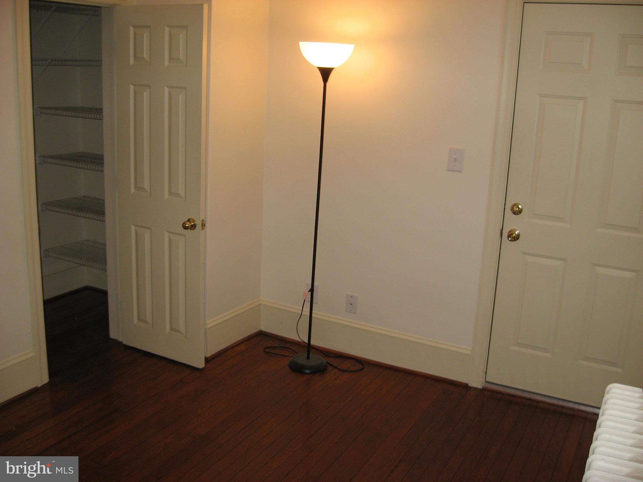 5107 Roland Avenue Baltimore, MD 21210 - Photo 10 of 45 living room- 1R