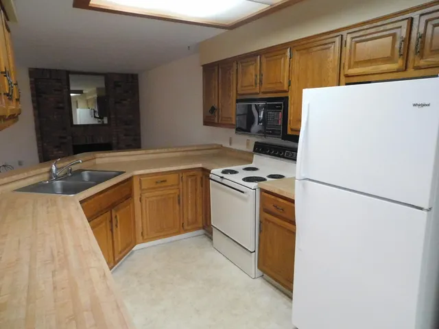 $160,000 | 5624 Cambridge Lane, Unit 3, Mount Pleasant, WI 53406