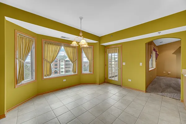 $298,900 | 7920 Trinity Circle, Unit 4SW, Tinley Park, IL 60487