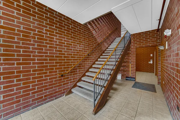 $298,900 | 7920 Trinity Circle, Unit 4SW, Tinley Park, IL 60487