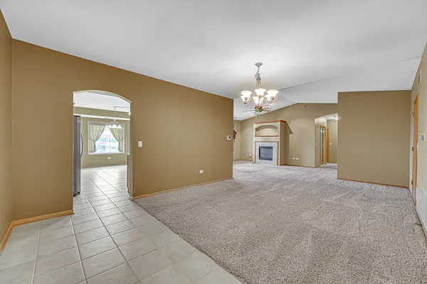 $298,900 | 7920 Trinity Circle, Unit 4SW, Tinley Park, IL 60487