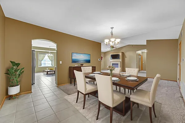 $298,900 | 7920 Trinity Circle, Unit 4SW, Tinley Park, IL 60487