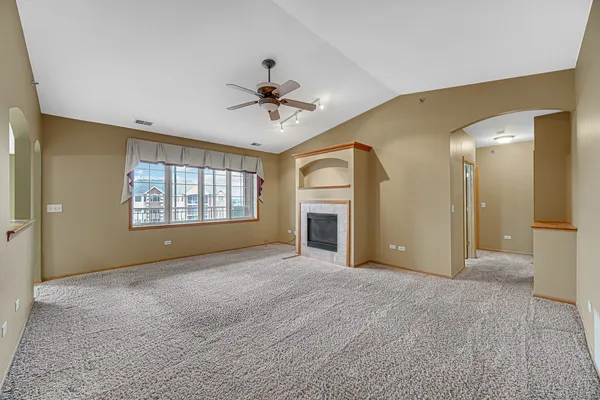 $298,900 | 7920 Trinity Circle, Unit 4SW, Tinley Park, IL 60487