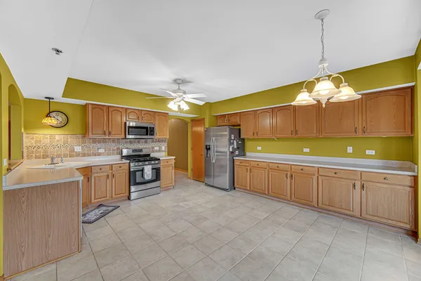 $298,900 | 7920 Trinity Circle, Unit 4SW, Tinley Park, IL 60487