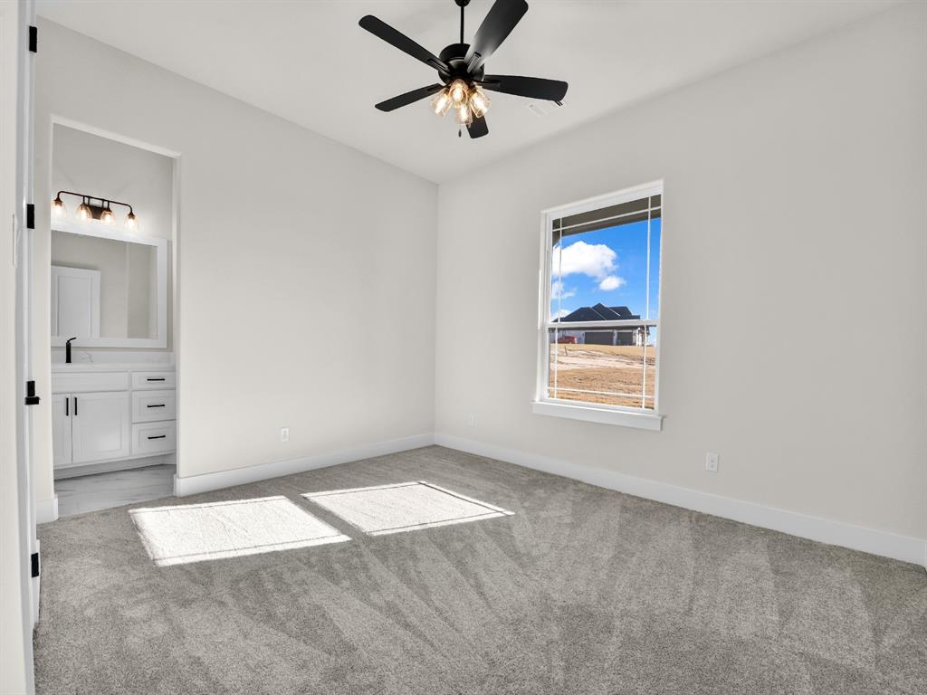212 Desperado Way Weatherford, TX 76088 - Photo 33 of 36