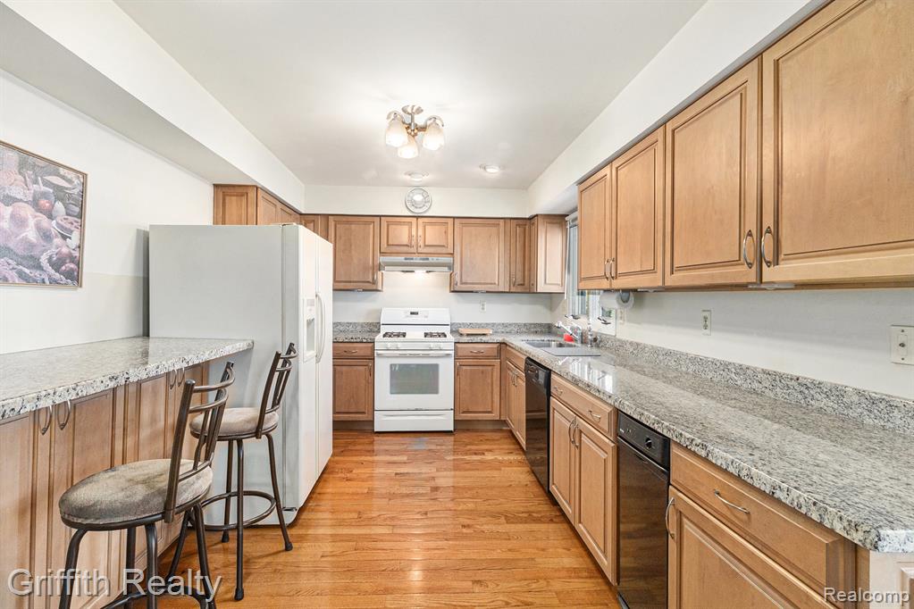 8570 Riverside Drive Brighton, MI 48116 - Photo 16 of 30 Gallery Image 16