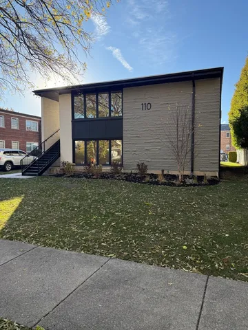 $2,399 | 110 North Willow Road, Unit 4, Elmhurst, IL 60126