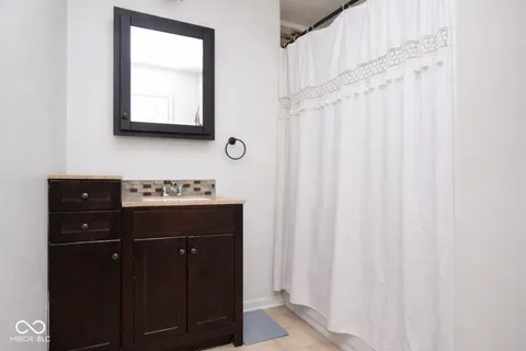 $195,000 | 136 South Johnson Avenue, Indianapolis, IN 46219