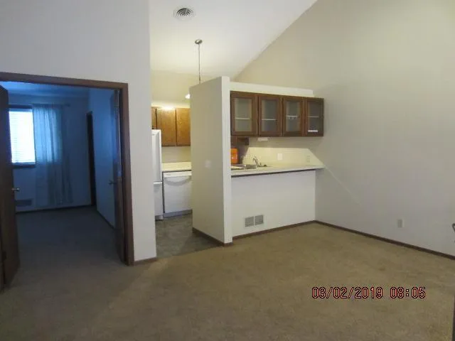 $1,950 | 2323 West Territorial Road, St. Paul, MN 55114