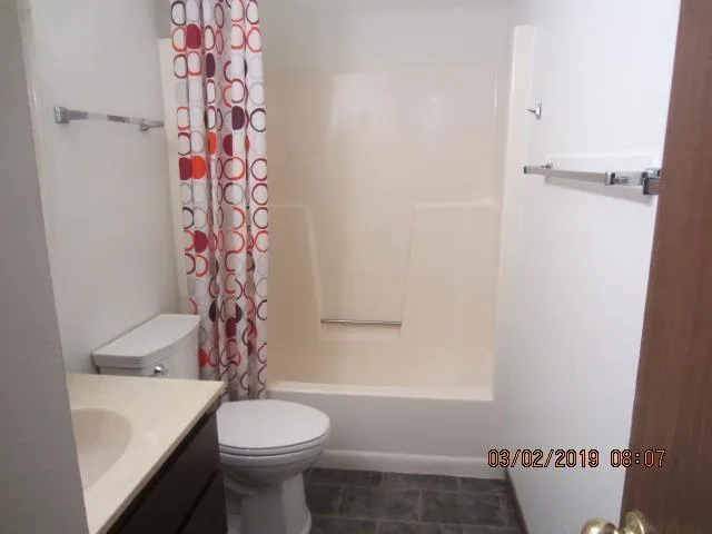 $1,950 | 2323 West Territorial Road, St. Paul, MN 55114