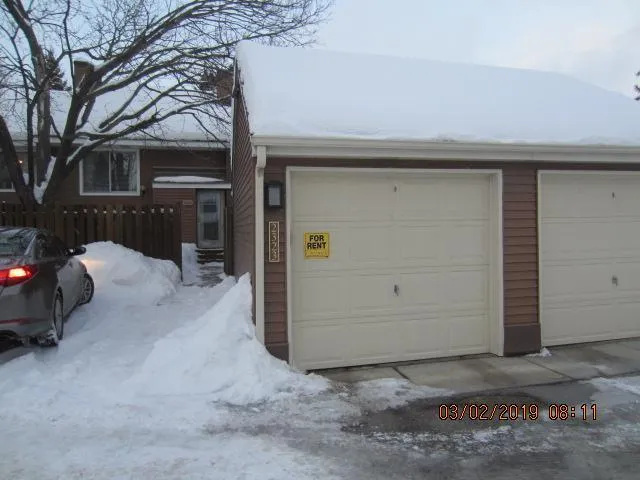 $1,950 | 2323 West Territorial Road, St. Paul, MN 55114