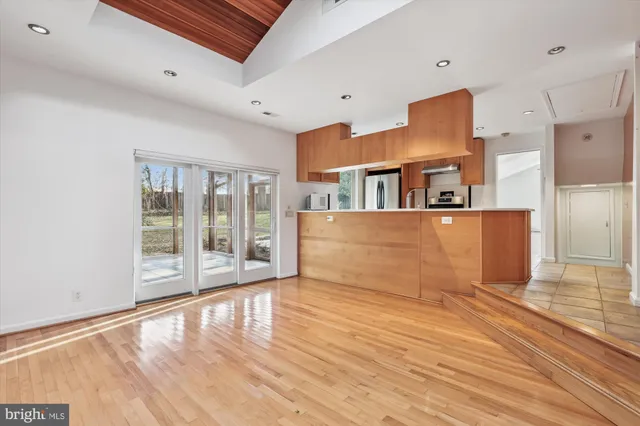 $4,600 | 6154 Beachway Drive, Falls Church, VA 22041