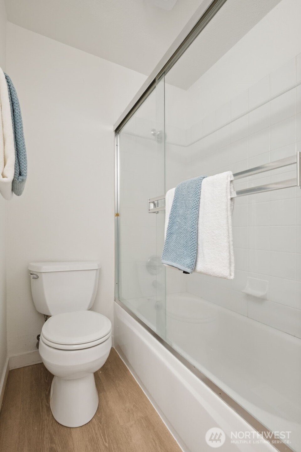 13700 Southeast 268th Street Kent, WA 98042 - Photo 15 of 30