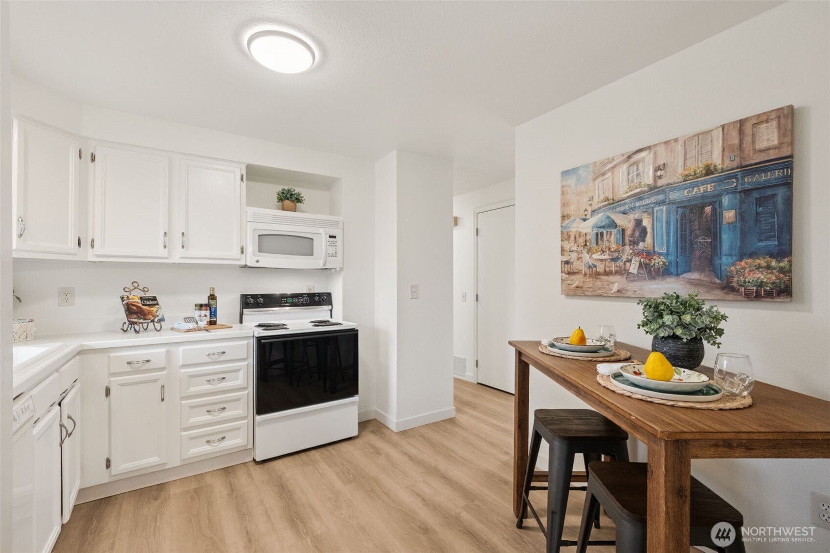 13700 Southeast 268th Street Kent, WA 98042 - Photo 10 of 30