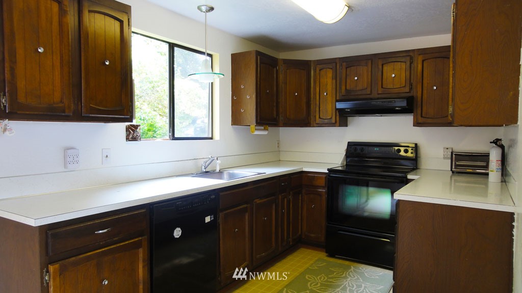 24245 Dockton Road Southwest Vashon, WA 98070 - Photo 8 of 13 Gallery Image 8