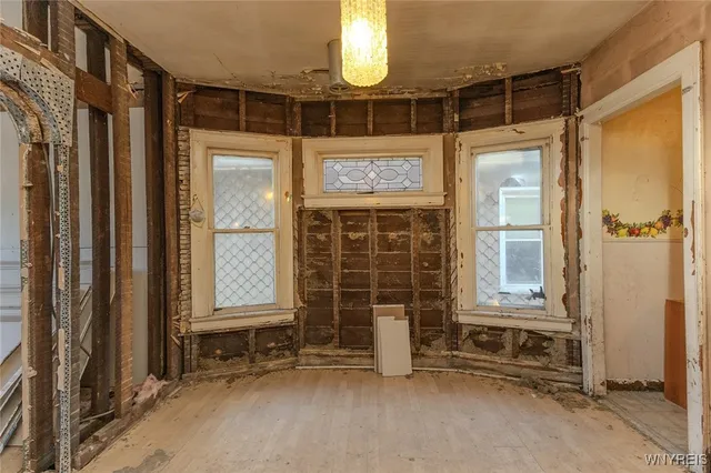 $139,900 | 27 Kamper Avenue, Buffalo, NY 14210