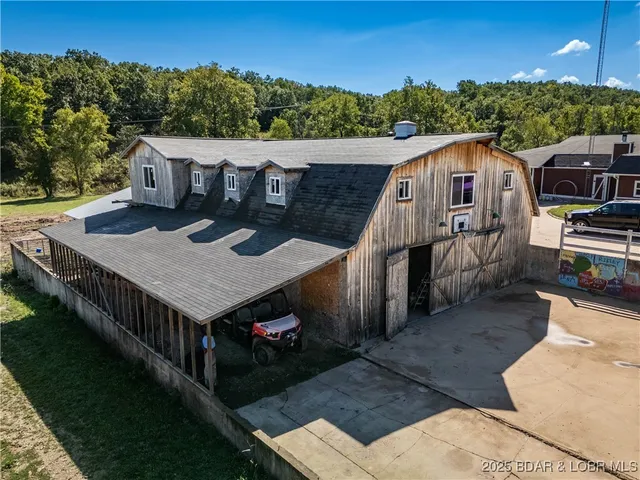 $875,000 | 2674 Highway 17, Iberia, MO 65486