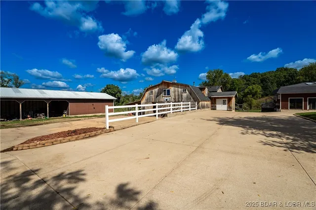 $875,000 | 2674 Highway 17, Iberia, MO 65486