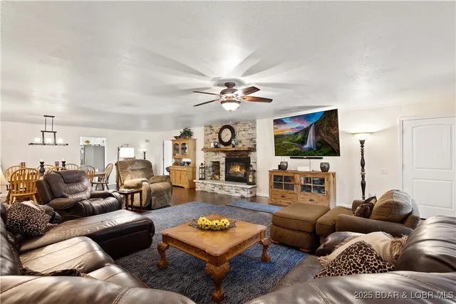 $875,000 | 2674 Highway 17, Iberia, MO 65486