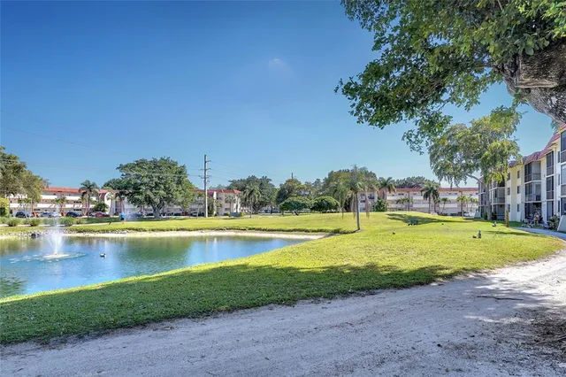$249,000 | 8980 South Hollybrook Boulevard, Unit 304, Pembroke Pines, FL 33025