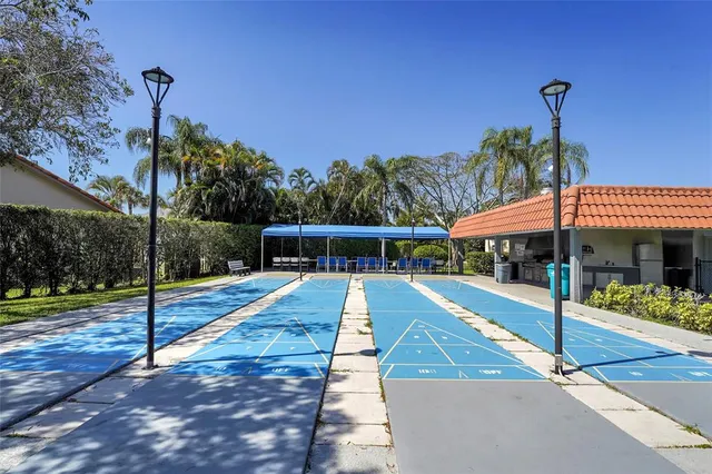 $249,000 | 8980 South Hollybrook Boulevard, Unit 304, Pembroke Pines, FL 33025