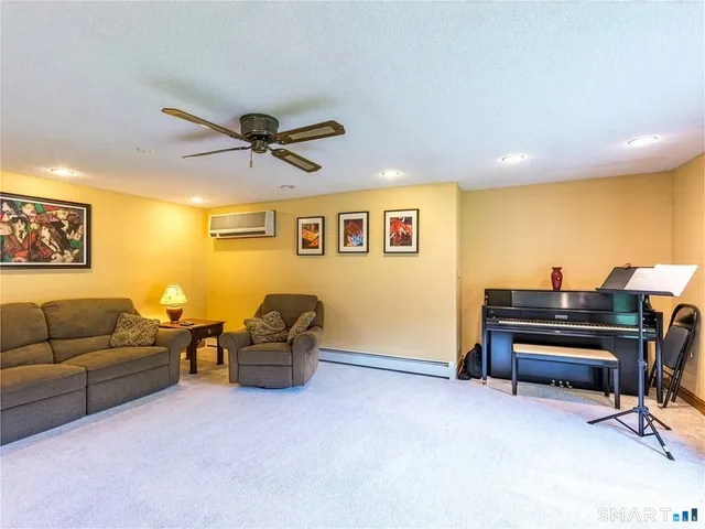 $385,000 | 455 Graham Road, South Windsor, CT 06074