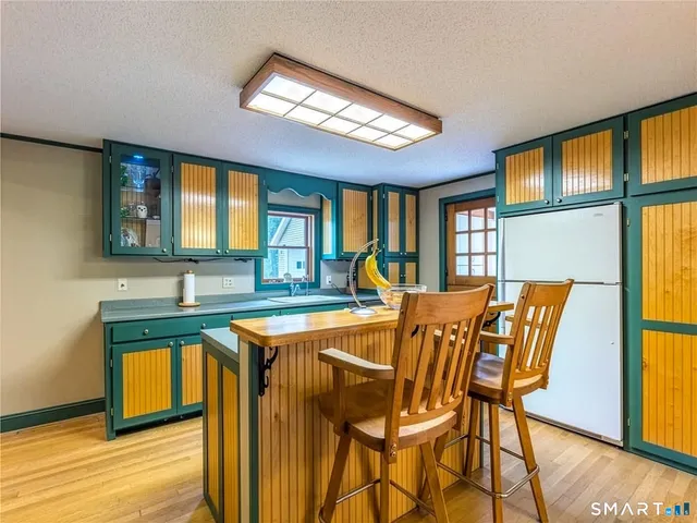 $385,000 | 455 Graham Road, South Windsor, CT 06074