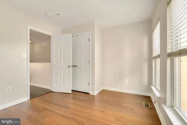a view of entryway with window