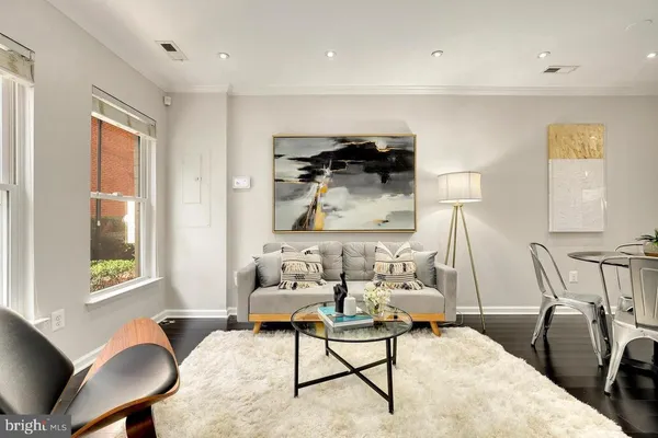 $4,690 | 924 4th Street Southeast, Washington, DC 20003