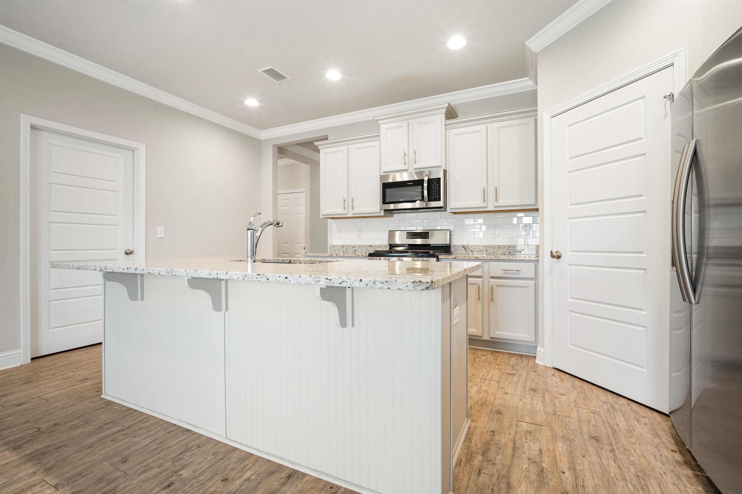 24479 Kipling Court Daphne, AL 36526 - Photo 8 of 41 Kitchen